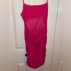 Sparkly pink party scrunch dress
Super stretchy material with spaghetti straps!